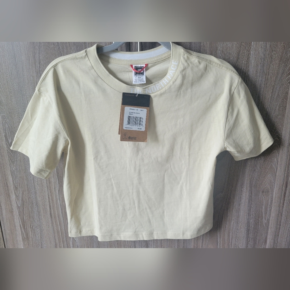 NWT The North Face Beige Color Cropped T-Shirt Size XS